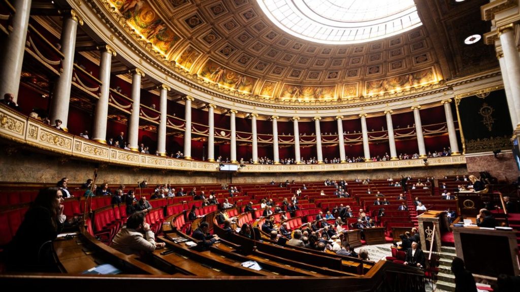Colère des agriculteurs : les députés ne siégeront pas les 30 et 31 mai pour examiner le texte visant à "lever les contraintes" dans l'agriculture