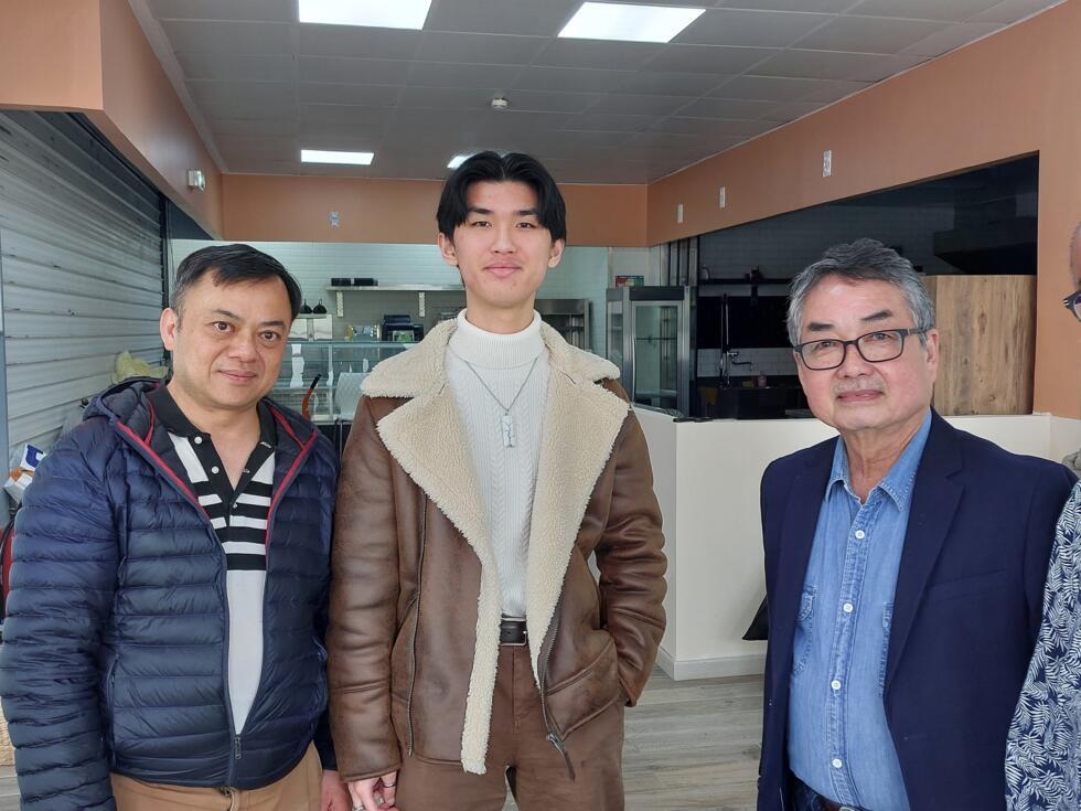 Tran Phung Vu Nguyen (L), Minh Quan Vo (Centre) et Anh Linh Tran (R) ont grandi pour voir la guerre du Vietnam de manière différente.