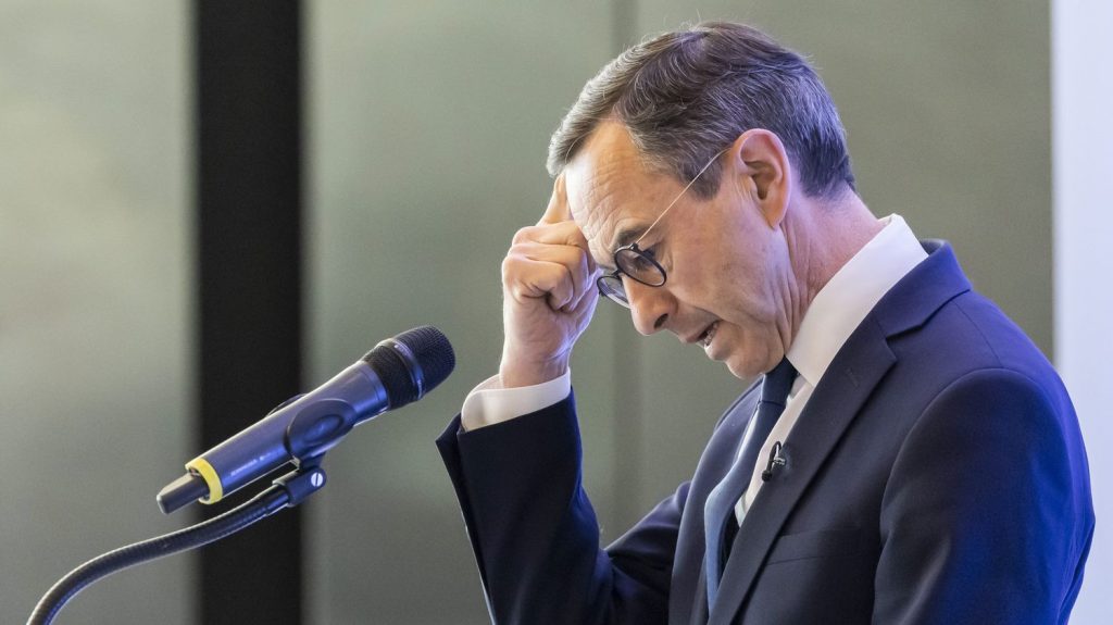 "On ne veut pas se laisser marcher dessus comme un tapis" : des députés macronistes réclament la démission de Bruno Retailleau