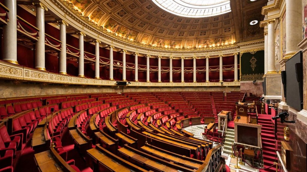 Les députés veulent faire le pont

          Les députés ont refusé de siéger les 2 et 9 mai comme le gouvernement le leur a demandé pour finir la loi simplification. Nombre d'entre eux ont déjà des engagements en circonscriptions. Et globalement, ils dénoncent un gouvernement qui fait n'importe quoi avec l'agenda parlementaire.
