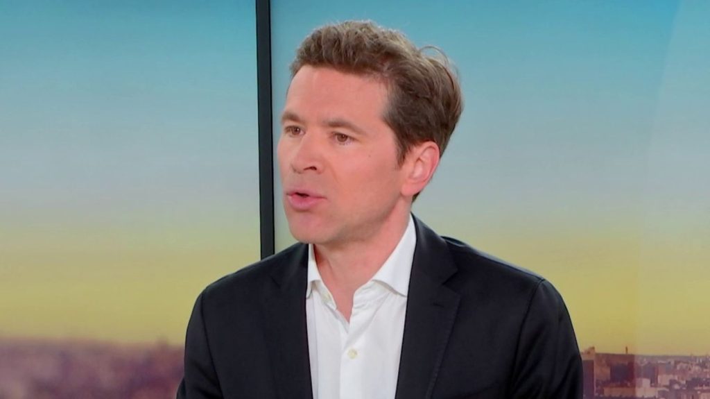 Dette publique : "François Bayrou sait gagner du temps pour rester à Matignon", lance le secrétaire général des Républicains, Geoffroy Didier.