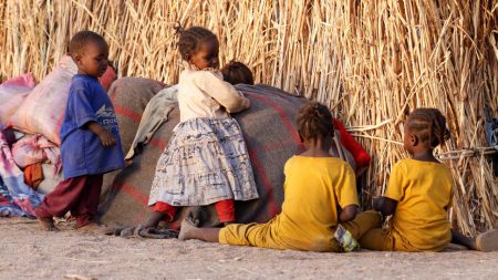 Deux ans de dévastation: la guerre du Soudan réclame des milliers de personnes et déplace des millions