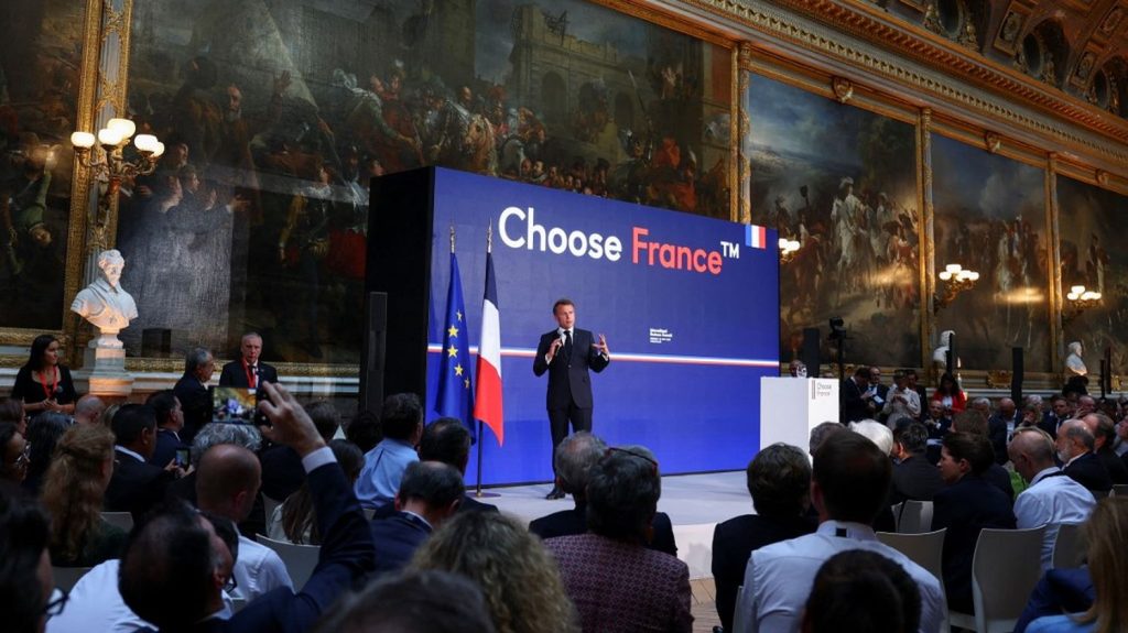 Qu'est-ce que "le devoir de vigilance" des entreprises, cette directive européenne qu'Emmanuel Macron a défendu et veut désormais enterrer ?