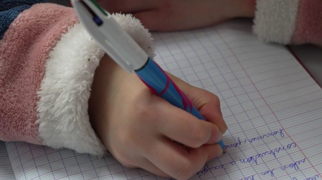 Éducation : Emmanuel Macron va lancer une consultation citoyenne sur le rythme scolaire