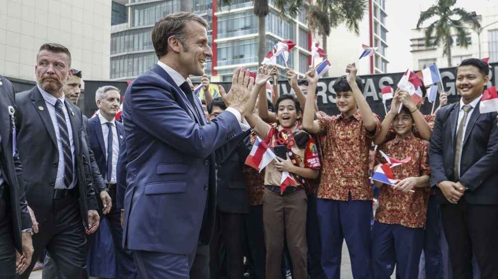 En Indonésie, Emmanuel Macron milite pour la reconnaissance d'un État palestinien et donne ses conditions