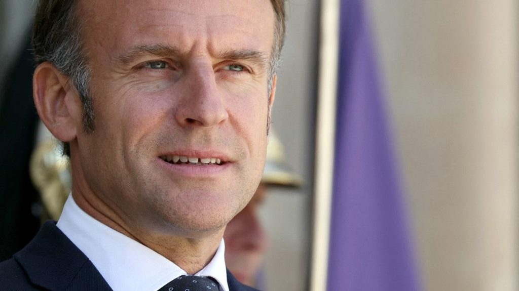 Défense, commerce, recherche... Quels sont les enjeux de la tournée d'Emmanuel Macron en Asie du Sud-Est ?