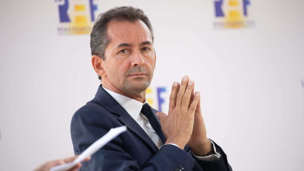 Rapport Frères musulmans : "En n'ouvrant pas de classes d'arabe, on ouvre des places dans les mosquées", regrette l'essayiste Hakim El Karoui