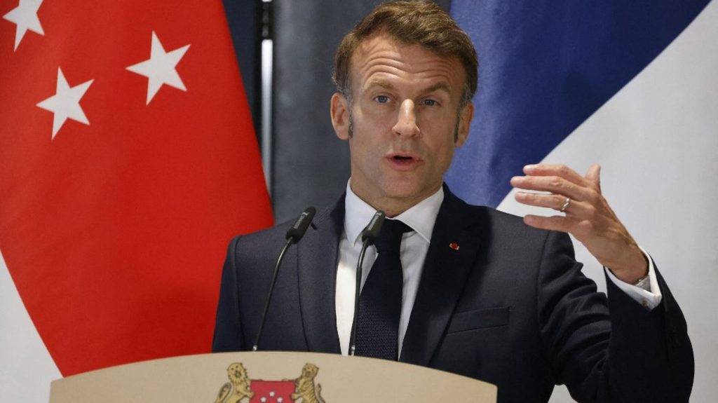 Guerre en Ukraine : Emmanuel Macron évoque un "test de crédibilité" pour les Etats-Unis s'ils ne passent pas aux actes contre la Russie