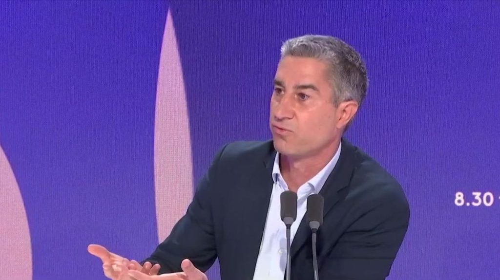 Interdire le voile pour les moins de 15 ans : "L'opportunisme de Gabriel Attal fait le jeu des islamistes", estime François Ruffin