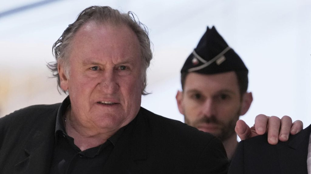 La légende de l'écran française Depardieu a été reconnu coupable d'avoir agressé sexuellement deux femmes