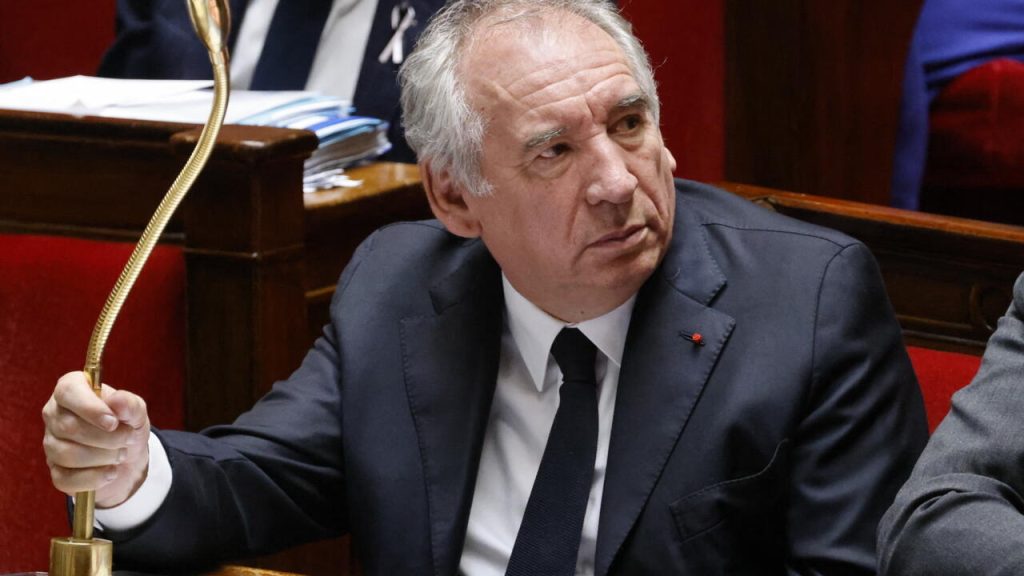 Le référendum France PM Bayrou sur le plan de réduction du déficit de balayage