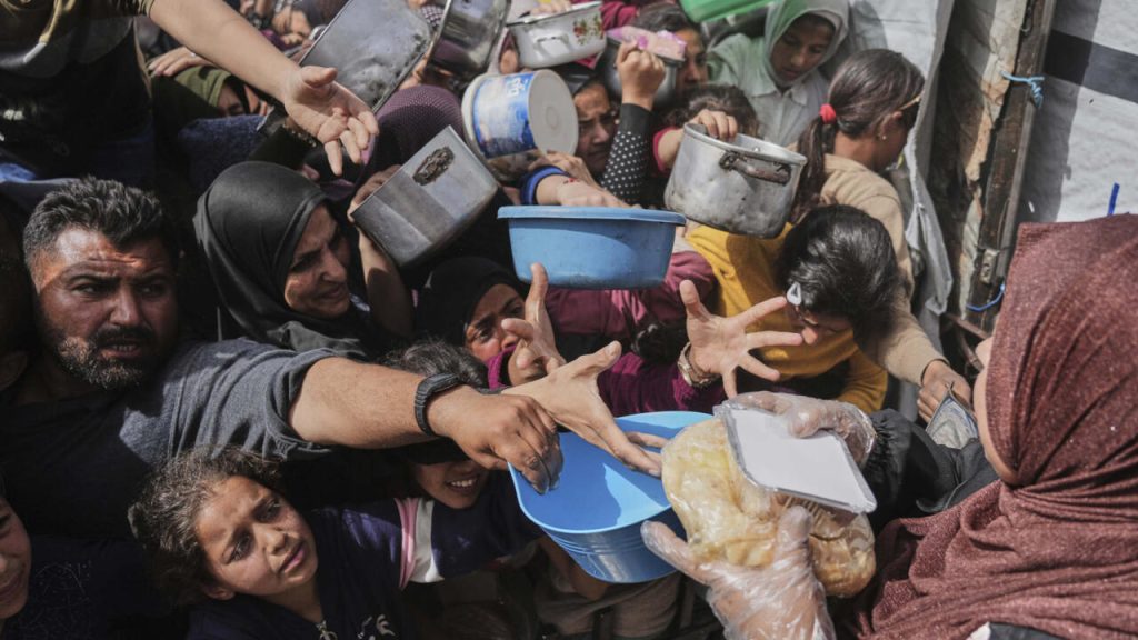 Les médecins français continuent la grève de la faim alors que la crise humanitaire de Gaza s'aggrave