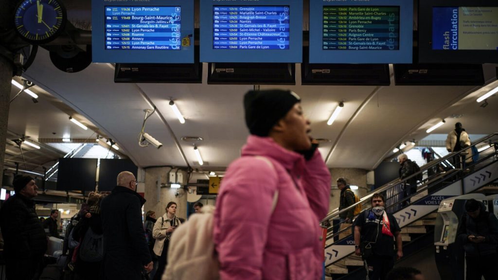 Les syndicats ferroviaires français nécessitent une grève à l'échelle nationale de lundi