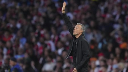 Ligue des champions: le boss du PSG Enrique salue l'esprit d'équipe avant Arsenal Clash