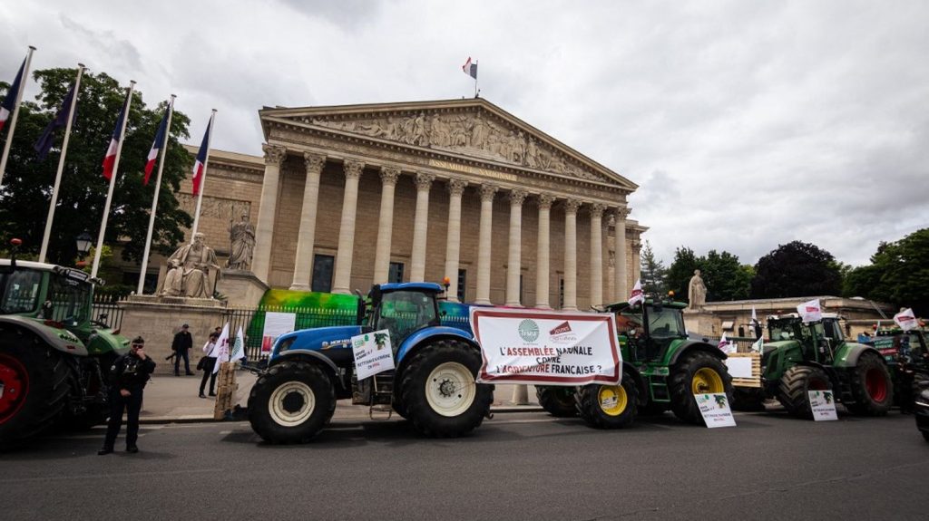 Loi agricole Duplomb : l'Assemblée rejette le texte pour éviter l'examen des nombreux amendements, et passer à l'étape de la commission mixte paritaire