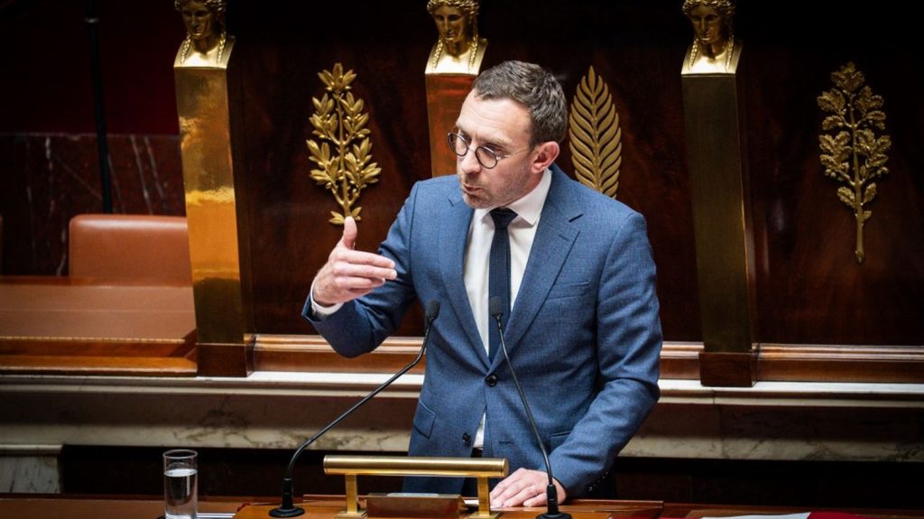 Loi agricole Duplomb : "Le monde agricole n'est pas le premier pollueur de notre pays", estime le député LR Julien Dive