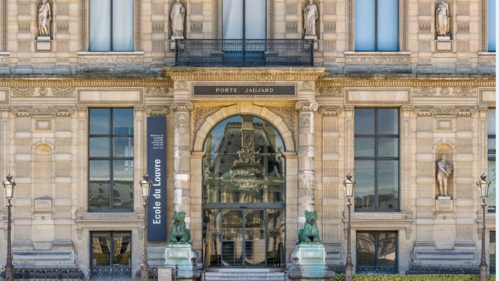 Louvre Art School lance le financement participatif pour aider les élèves en difficulté