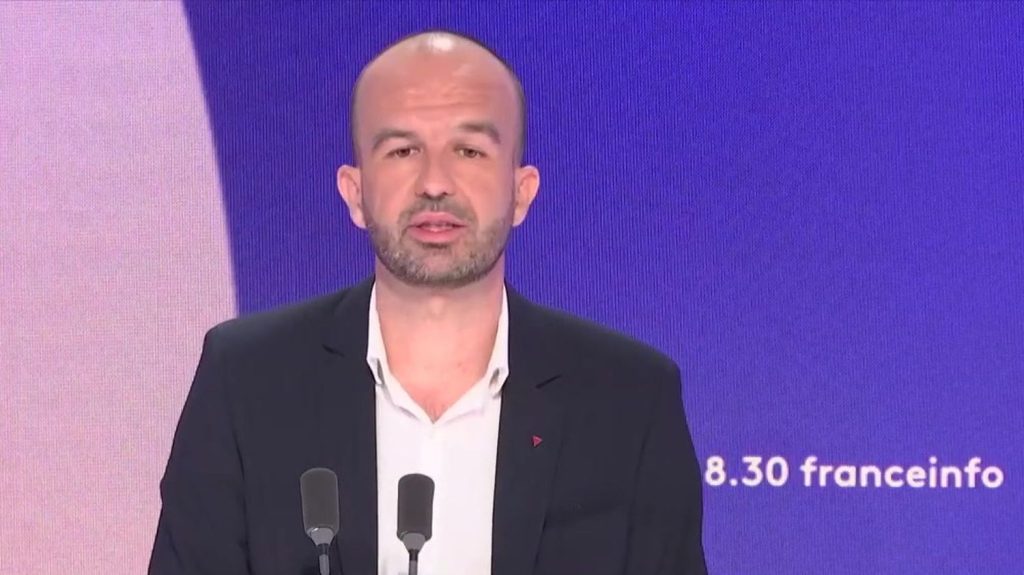 Manuel Bompard dénonce "l’écho pathétique" autour de la vidéo virale d'Emmanuel et Brigitte Macron et appelle à respecter la vie privée "des responsables politiques"