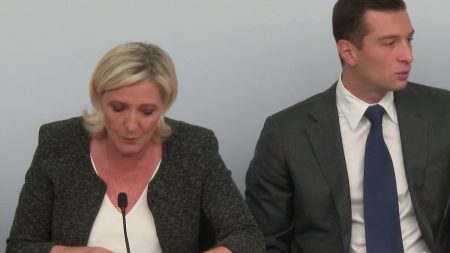 Politique : Marine Le Pen tacle Jordan Bardella, le président du RN lui répond