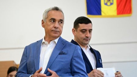 Présidentielle en Roumanie : le candidat d'extrême droite largement en tête du premier tour, selon un sondage de sortie des urnes