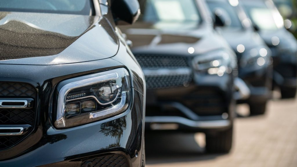:
    le dernier publié



  



  


      

  

  
    
    Un SUV Crit'Air 1 pollue-t-il vraiment plus qu'une petite citadine Crit'Air 4 ?

          Un député RN du Gard affirme qu'une Range Rover Crit'Air 1 est beaucoup plus polluante qu'une Clio Crit'Air 4 et que c'est la preuve que "rien ne va dans les ZFE". C'est plus compliqué que ça, tout dépend du type de polluant dont on parle.
    
    

      
              
          Diffusé le 30/05
                      
            



  

  
  
    
        2min