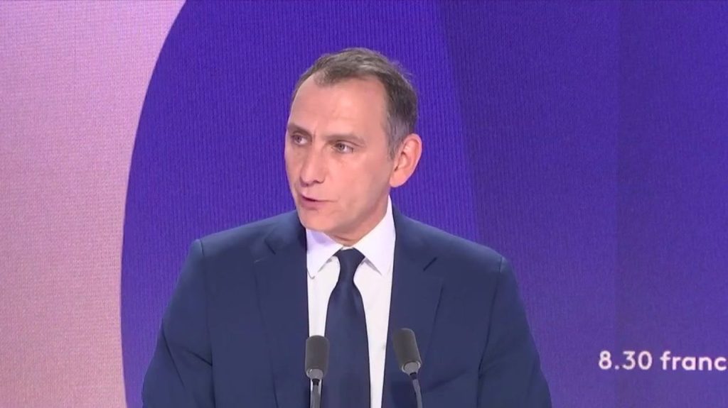 Suppression des ZFE : "Lutter contre la pollution de l'air, il faut le faire, lutter contre les pauvres non", affirme Laurent Jacobelli, porte-parole du RN
