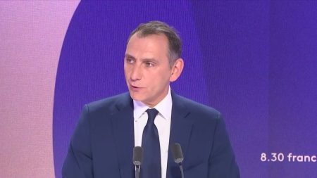 Suppression des ZFE : "Lutter contre la pollution de l'air, il faut le faire, lutter contre les pauvres non", affirme Laurent Jacobelli, porte-parole du RN