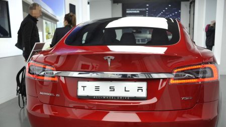 Les immatriculations de Tesla continuent de s'effondrer en France en avril