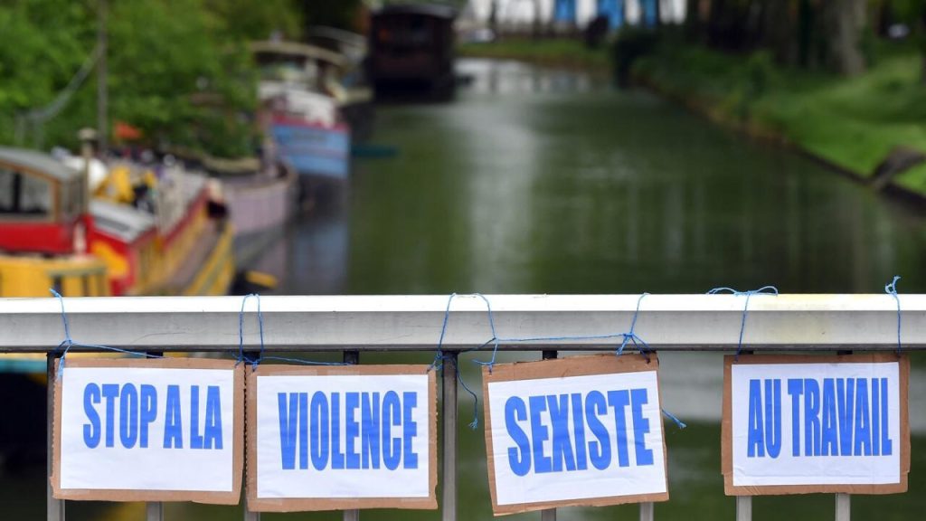 Trois femmes françaises sur quatre touchées par le sexisme au travail, montre l'enquête
