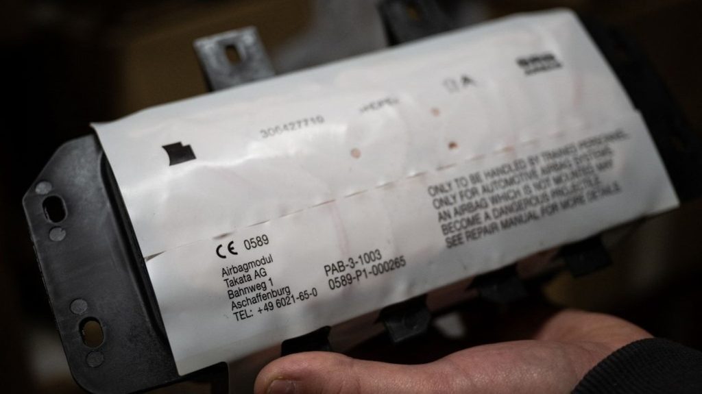 Airbags Takata défectueux : le gouvernement ordonne l'immobilisation de 800 000 véhicules supplémentaires