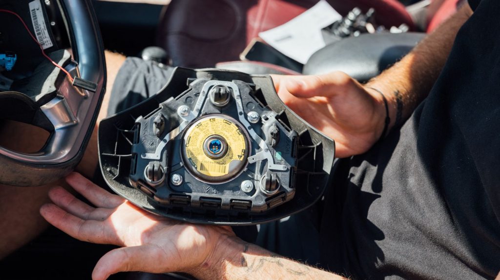 Airbags Takata : vérifiez si votre voiture fait partie des véhicules concernés par un rappel avec notre moteur de recherche