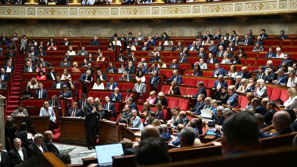 Mineurs, rétention, visas... l'Assemblée nationale valide plusieurs mesures de la loi pour la "refondation" de Mayotte