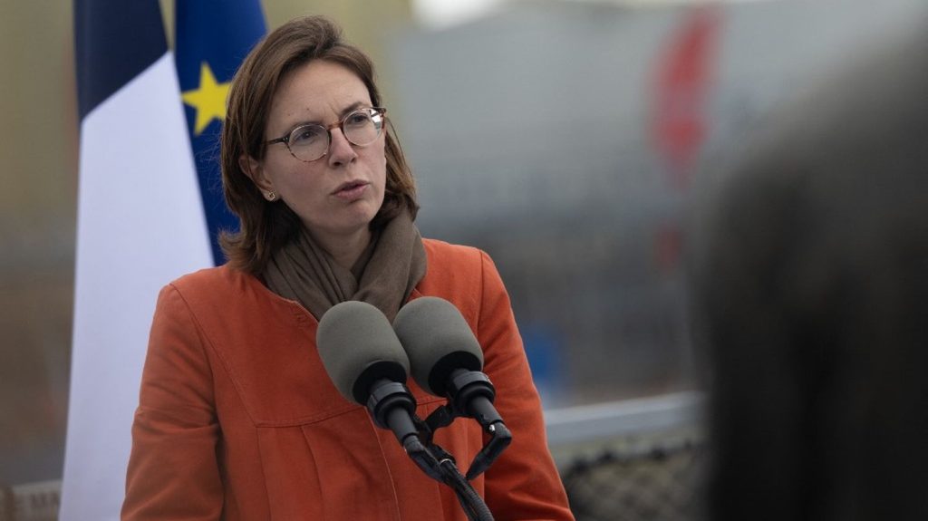 Budget 2026 : "Le compte n'y est pas" concernant les économies à réaliser, recadre Amélie de Montchalin