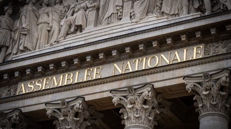 :
    Reportage




  



  


  
  "On a une classe politique minable" : un an après la dissolution de l'Assemblée nationale, le constat amer de nombreux députés