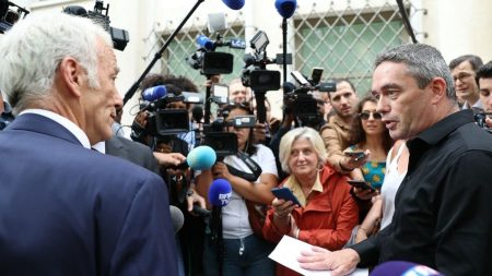Conclave sur les retraites : le rendez-vous des occasions manquées

          Après l’échec des négociations sur les retraites, notamment sur la pénibilité et l’âge de la décote, François Bayrou invite, mardi, les partenaires sociaux à Matignon pour tenter de relancer le dialogue.