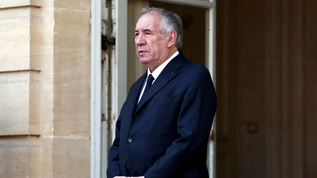 :
    Édito



  



  


      

  

  
    Conclave sur les retraites : la méthode François Bayrou au crash-test

          Le conclave sur les retraites, prolongé in extremis, met le Premier ministre sous pression. Sans accord d’ici la semaine prochaine, la menace d’une nouvelle censure refait surface.