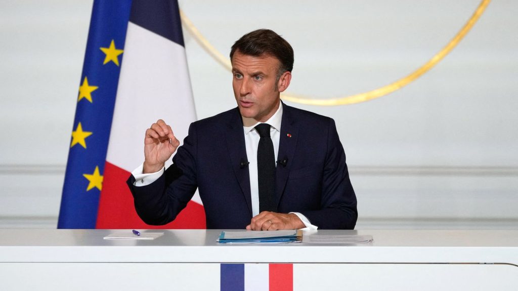 Conflit au Proche-Orient : Emmanuel Macron demande au président iranien de "revenir rapidement à la table des négociations" sur le nucléaire