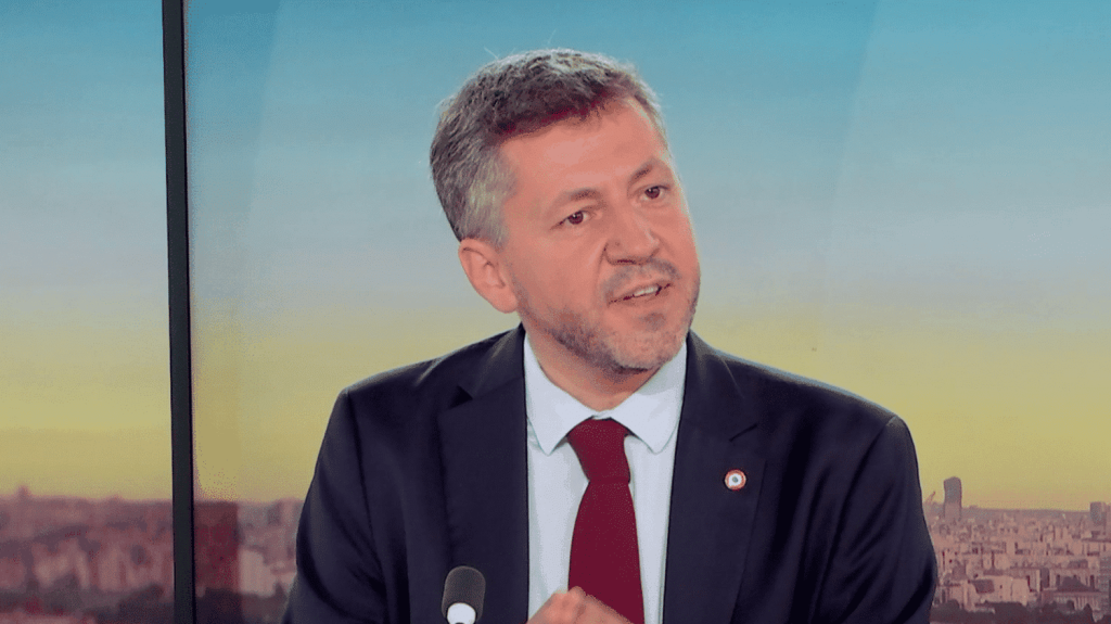 Dissolution : "On la prévoit lorsqu’elle sera nécessaire pour protéger et défendre les Français", assure le député RN Franck Allisio 