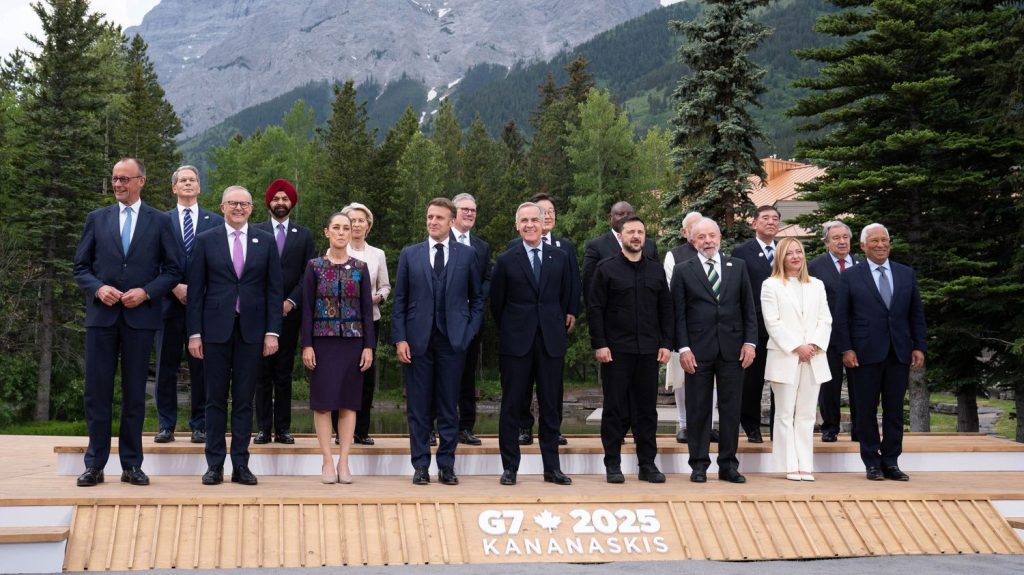 Départ précipité de Donald Trump, clash avec Emmanuel Macron, opposition sur l'Ukraine… Quand le G7 prend des airs de "cirque diplomatique"