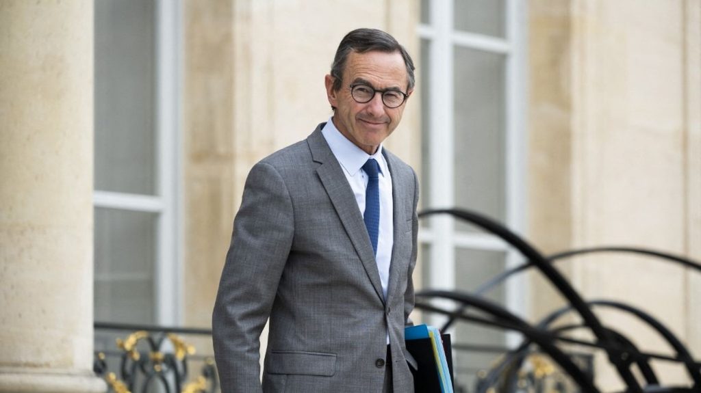 Conflit entre Israël et l'Iran : le ministre de l'Intérieur ordonne le renforcement des mesures de vigilance en France