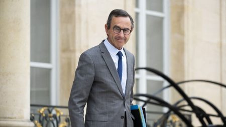 Conflit entre Israël et l'Iran : le ministre de l'Intérieur ordonne le renforcement des mesures de vigilance en France