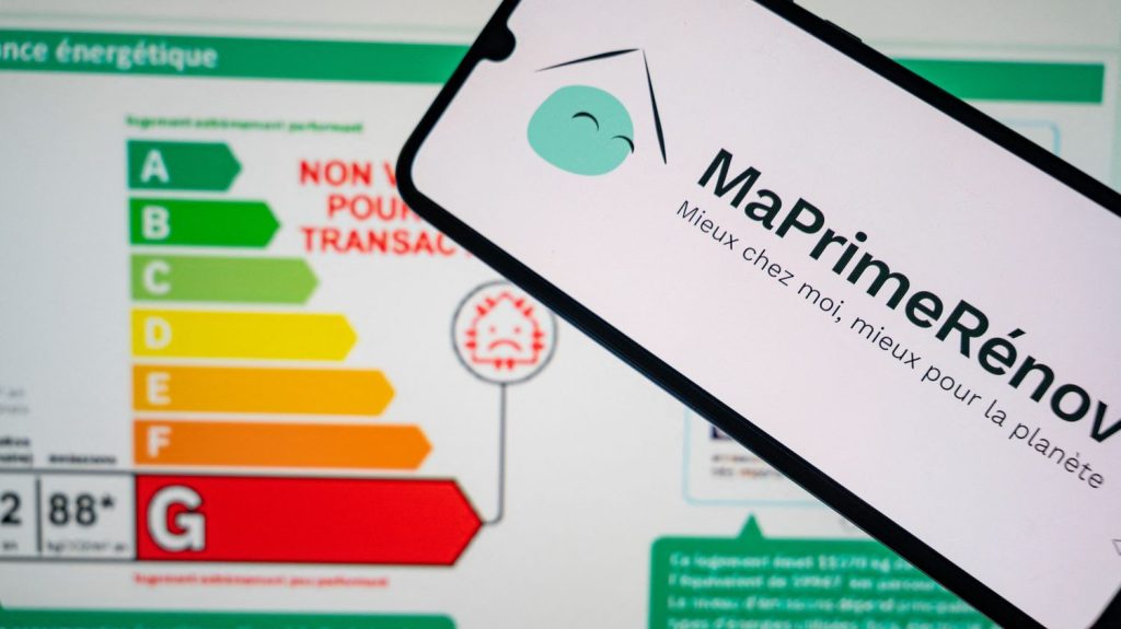 Le ministre de l'Economie confirme la suspension du dispositif d'aides MaPrimeRénov', mais assure vouloir le rétablir "avant la fin de l'année"
