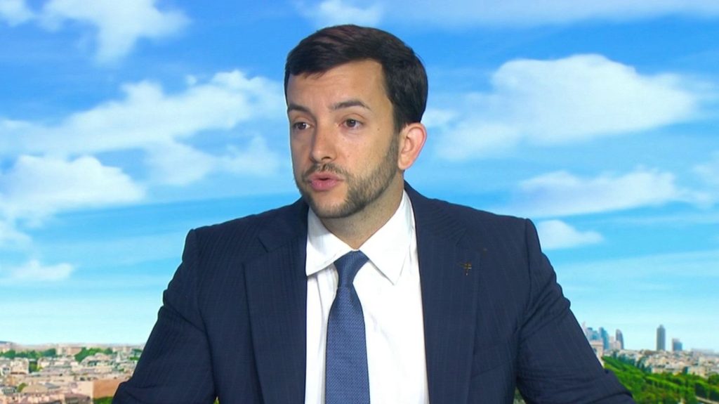 Motion de censure du PS : "La seule façon pour que cette censure passe est que le Rassemblement national la vote", commente le député RN Jean-Philippe Tanguy