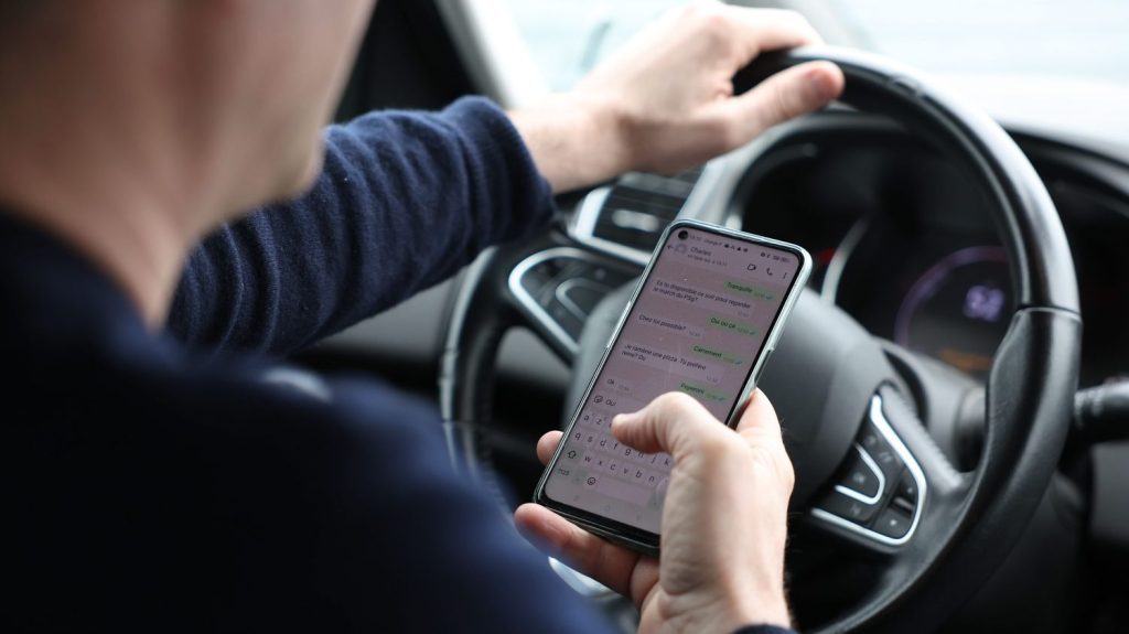 :
    le dernier publié



  



  


      

  

  
    
    Un nouveau mode pour bloquer le téléphone d'un conducteur lorsqu'il conduit

          On connaissait le "mode avion", désormais il va aussi y avoir un "mode voiture" afin d'empêcher le conducteur d’être distrait par son téléphone lorsqu'il conduit.
    
    

      
              
          Diffusé le 18/06
                      
            



  

  
  
    
        2min