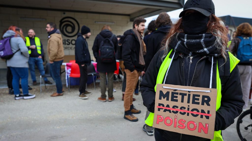 "J'ai été SDF pendant quelque temps" : après le harcèlement chez Ubisoft, la double peine pour les victimes confrontées à la précarité