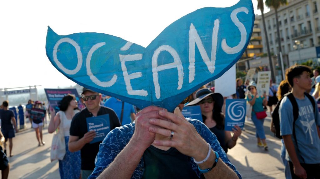 Sommet sur l'océan à Nice : la France promet d'interdire le chalutage de fond dans 4% des eaux autour de l'Hexagone, et déçoit les ONG