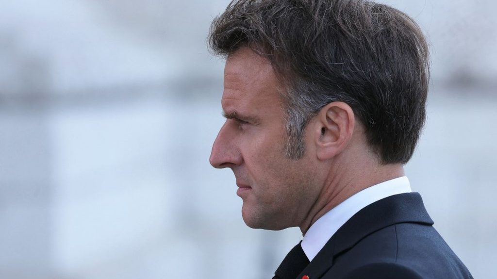 Surveillante poignardée : le maire de Nogent espère un déplacement d'Emmanuel Macron aux obsèques, "un signe fort d’engagement et de respect"