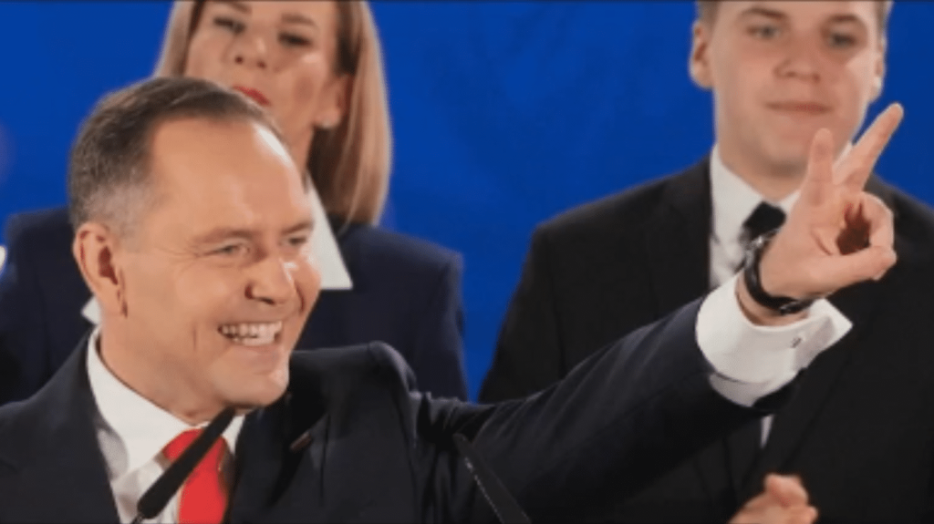 Élections en Pologne : victoire du candidat nationaliste Karol Nawrocki à la personnalité clivante