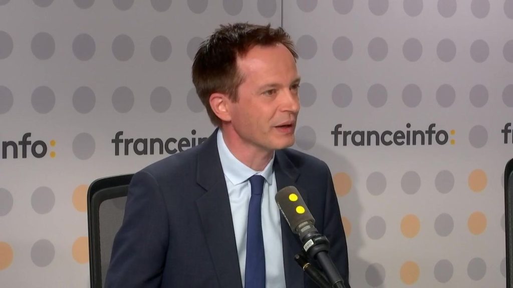 Violences après le sacre du PSG : "Il faut des sanctions rapides pour que chacun comprenne que ces actes de délinquance sont intolérables", estime Pierre-Yves Bournazel

          Le conseiller de Paris Horizons et candidat à la mairie estime que la ville "a été profondément souillée" après les violences qui sont survenues après le sacre du PSG en Ligue des champions.