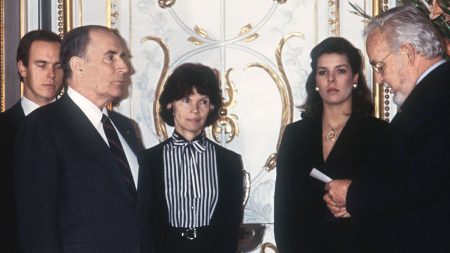 Du général de Gaulle au président Macron, les rares voyages d'Etat des dirigeants français à Monaco

          L'actualité remise en perspective chaque samedi, grâce à l'historien Fabrice d'Almeida.